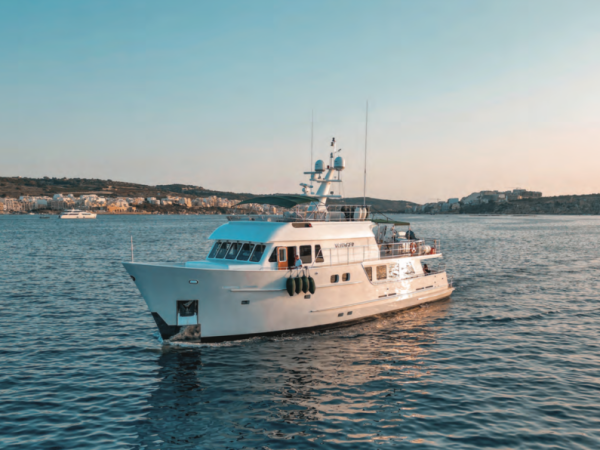 84 foot Explorer luxury yacht